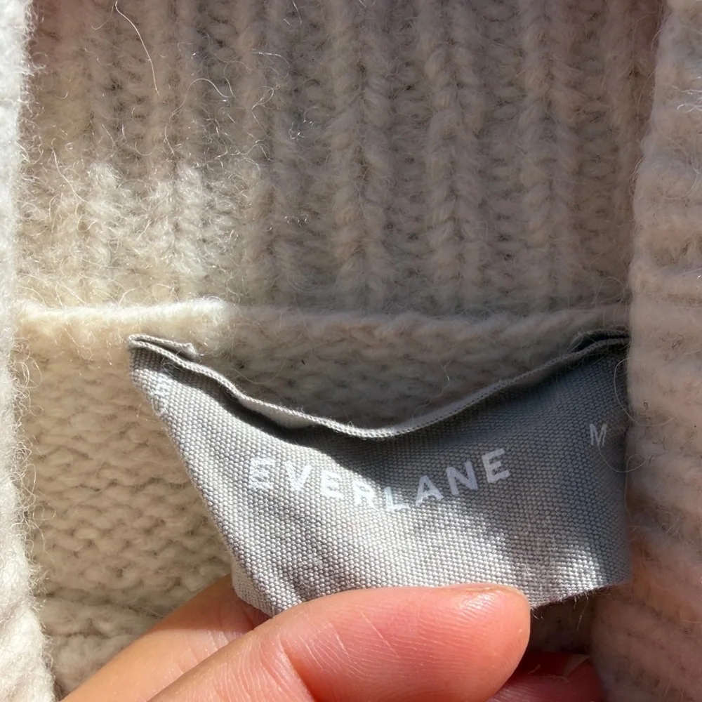 Everlane Cream Turtleneck Merino Wool Blend Sweater Size: M - Picture 2 of 9